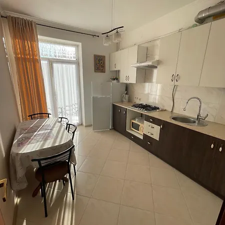 з балконом студія без окремої спальні *